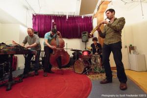 165465_10201152298120044_1526530811_n